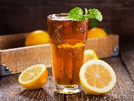 Рецепта Студен чай от лайка с мед и лимон